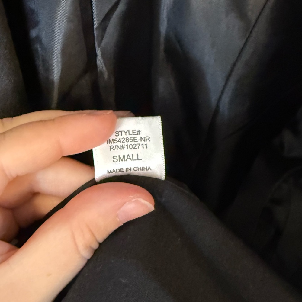 Gibson Elegant Black Outerwear - Picture 5 of 5